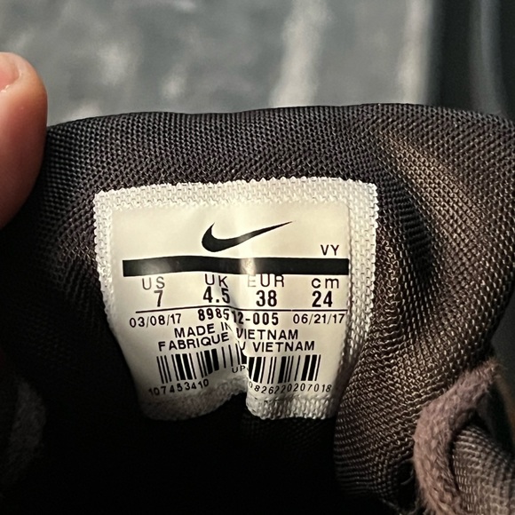 Nike Air Max 90 LX Pony Fur Black US Woman’s Size 7/UK 4.5 - Picture 2 of 5